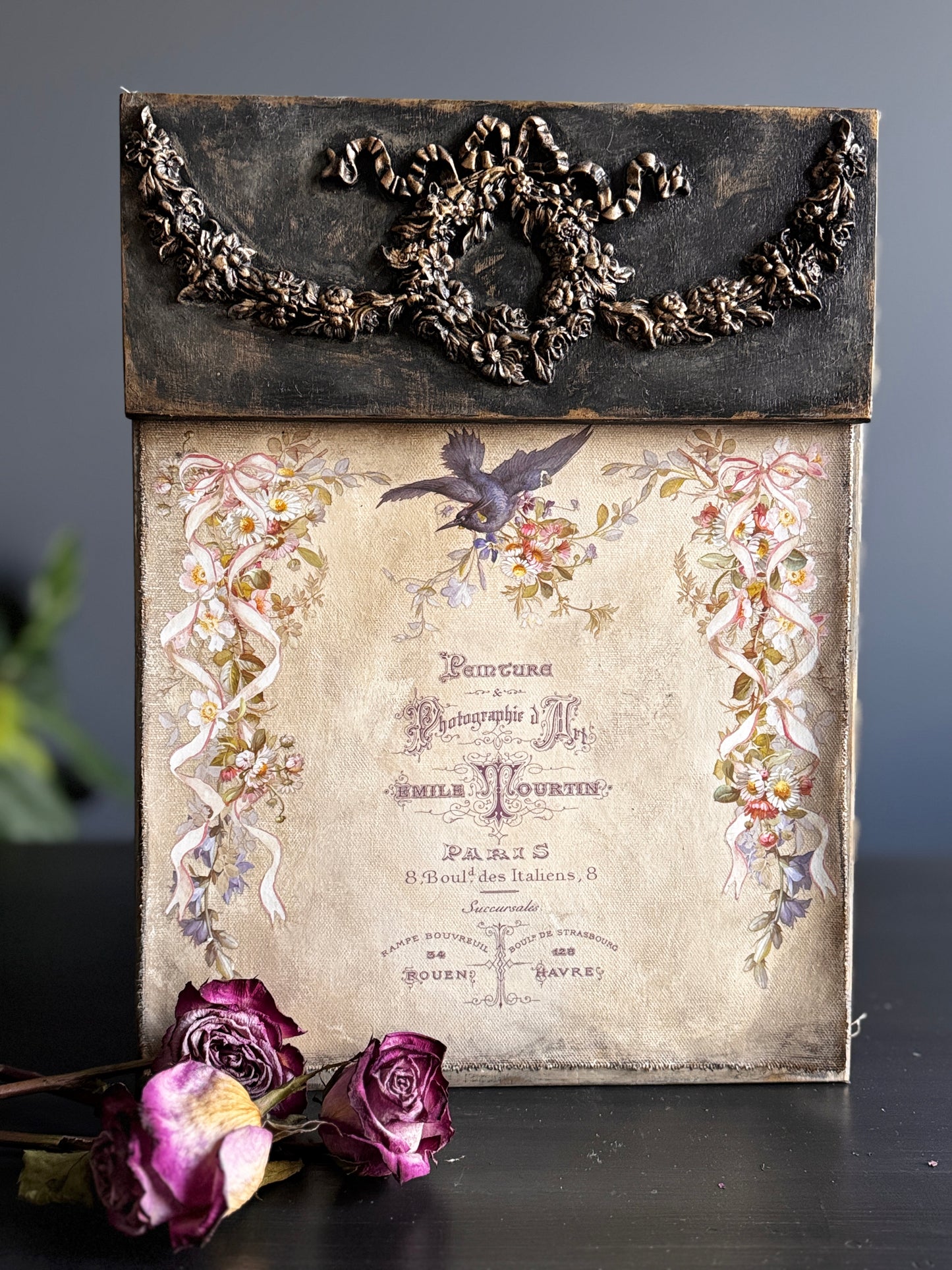 Wreath & Swags Mould (IOD) Iron Orchid Designs- 6x10