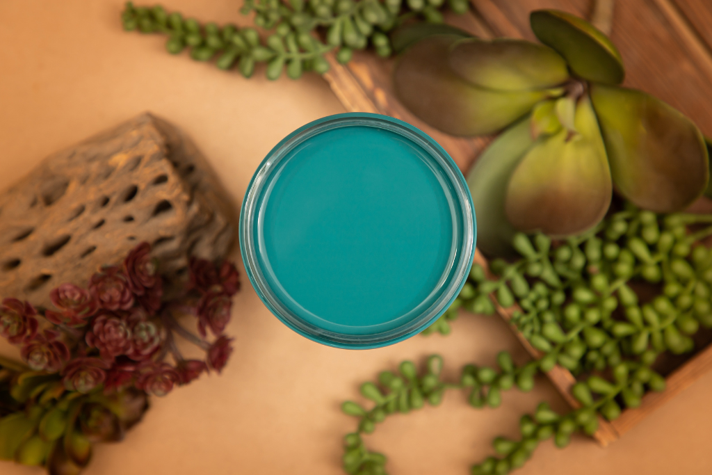 Mirage Dixie Belle Silk All-In-One Mineral Paint in vibrant bright turquoise