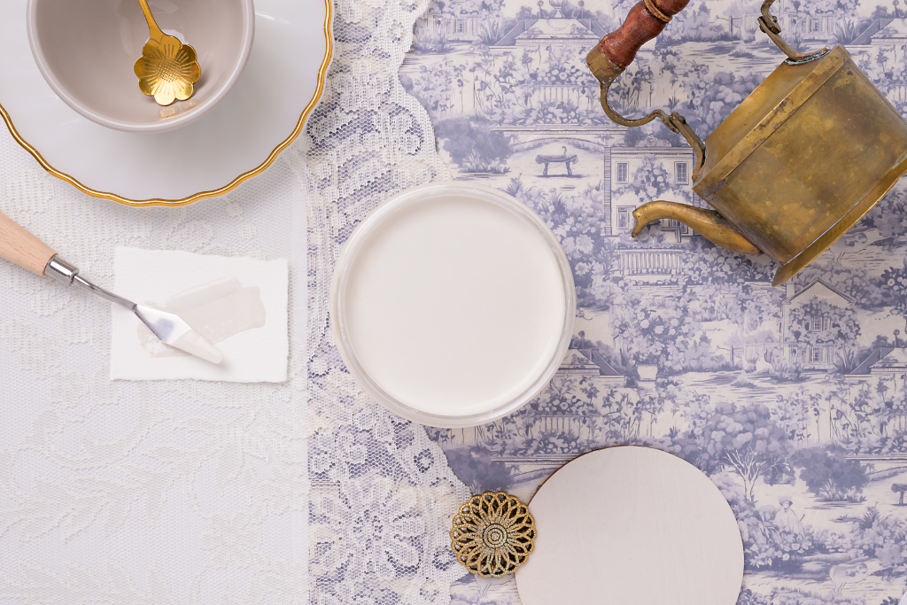 Chantilly Dixie Belle Silk All-In-One Mineral Paint in pure bright white