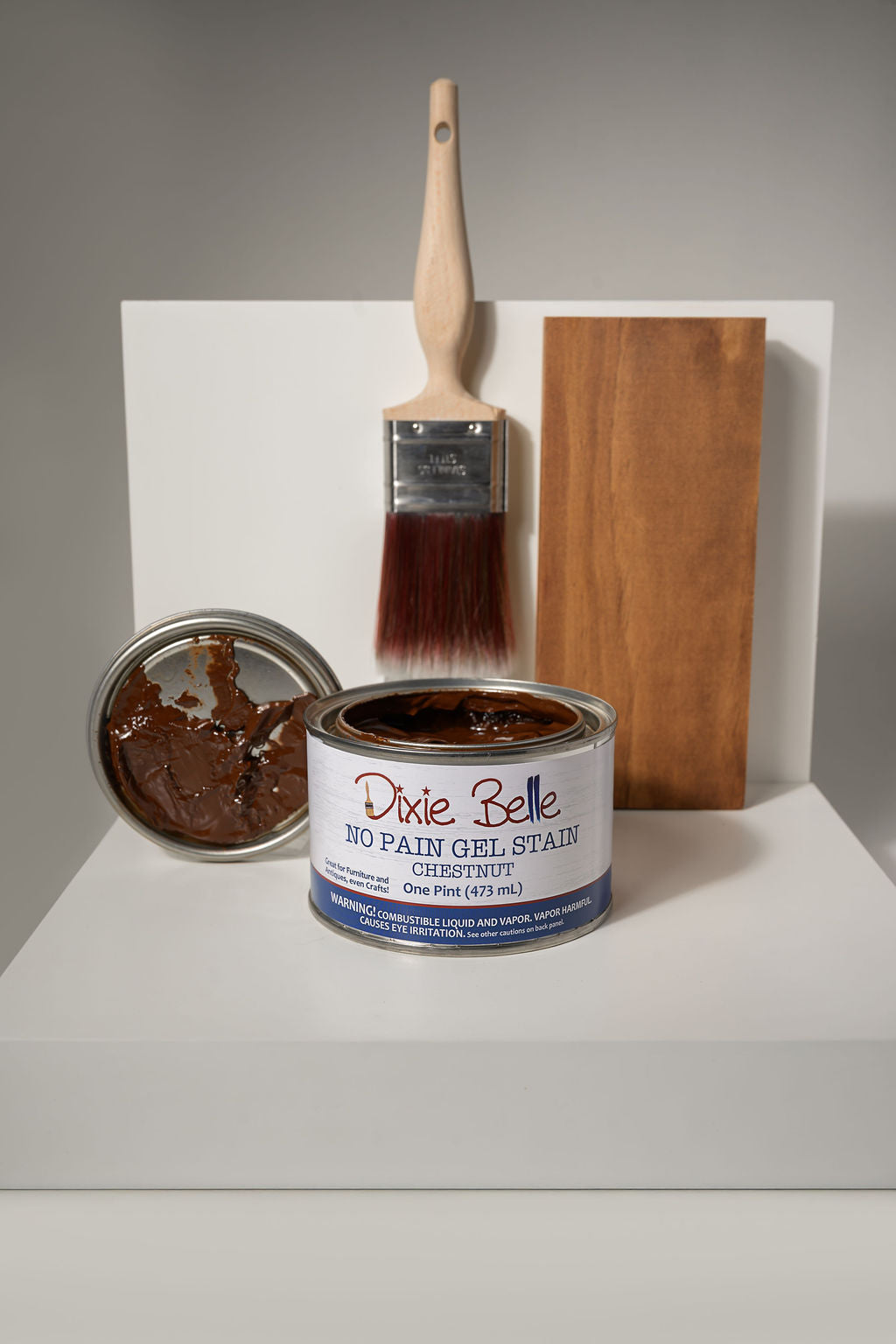 Dixie Belle No Pain Gel Stain Chestnut – can with brush and wood color swatch