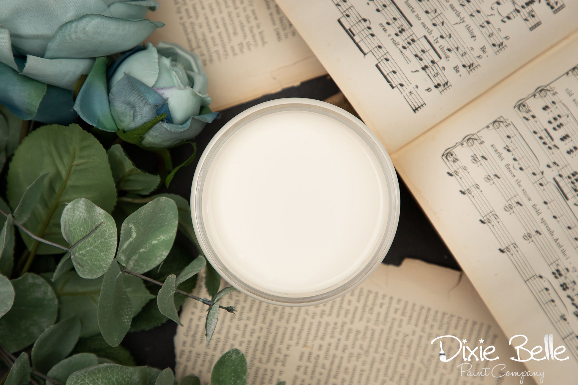 Dixie Belle Buttercream Chalk Mineral Paint for furniture, cabinets, and home décor projects