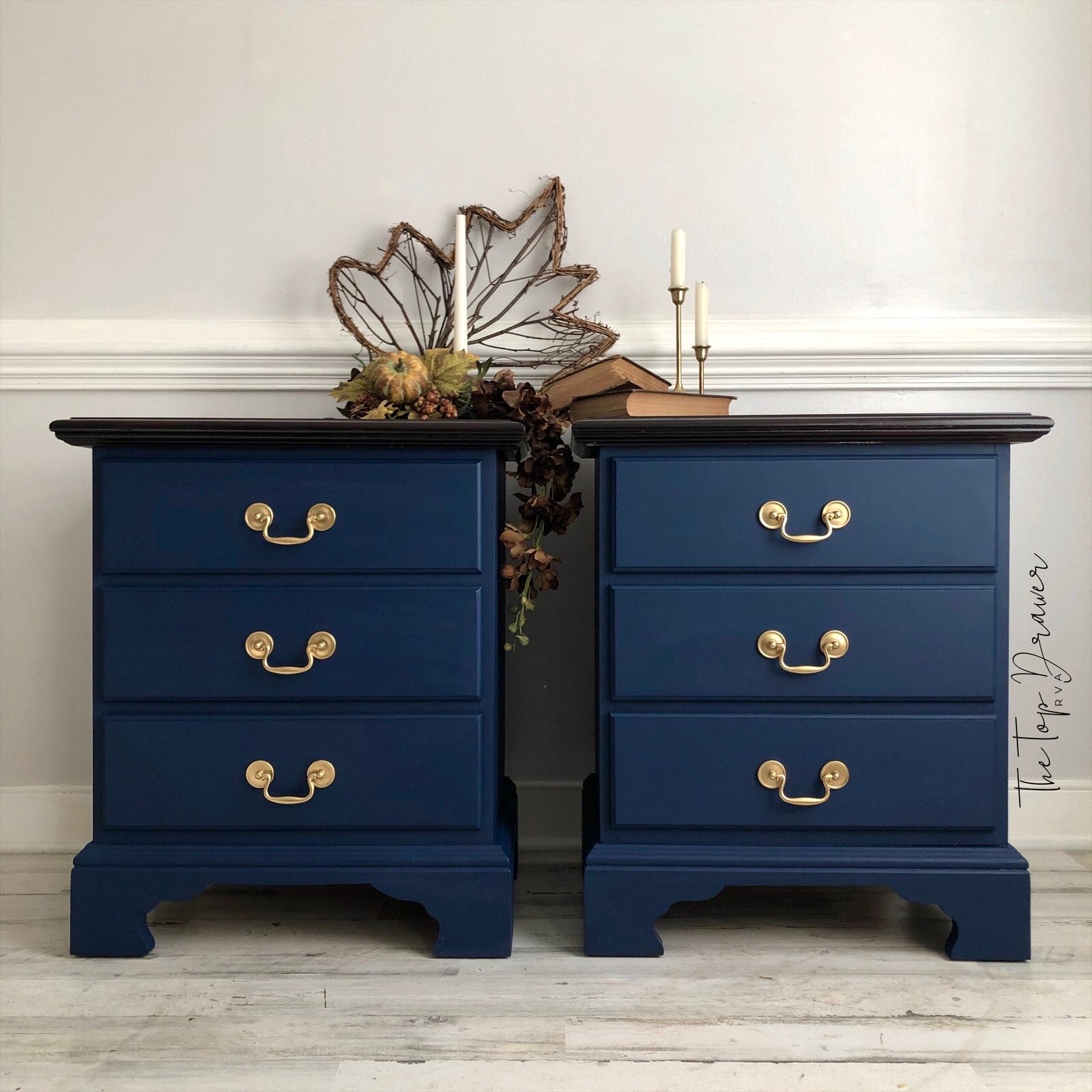 End Table makeover using Dixie Belle Bunker Hill Blue Chalk Mineral Paint