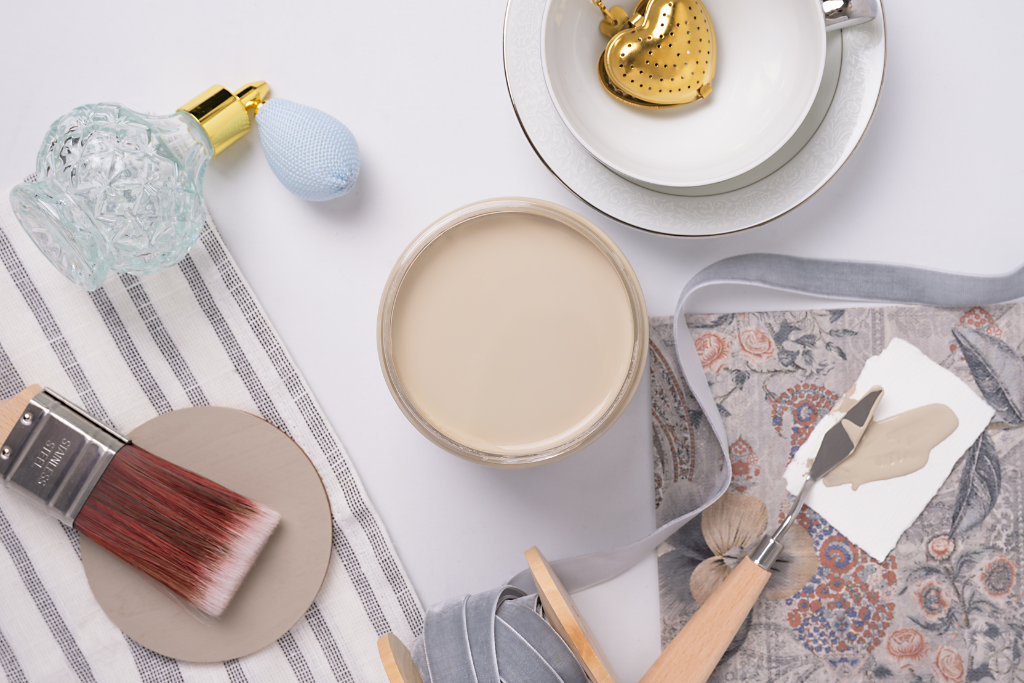 French Villa Dixie Belle Silk All-In-One Mineral Paint in warm creamy linen beige