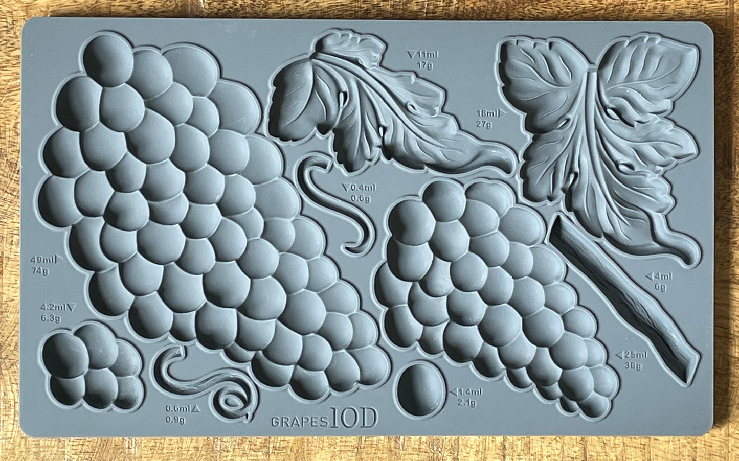 Grapes Mould (IOD) Iron Orchid Designs- 6x10