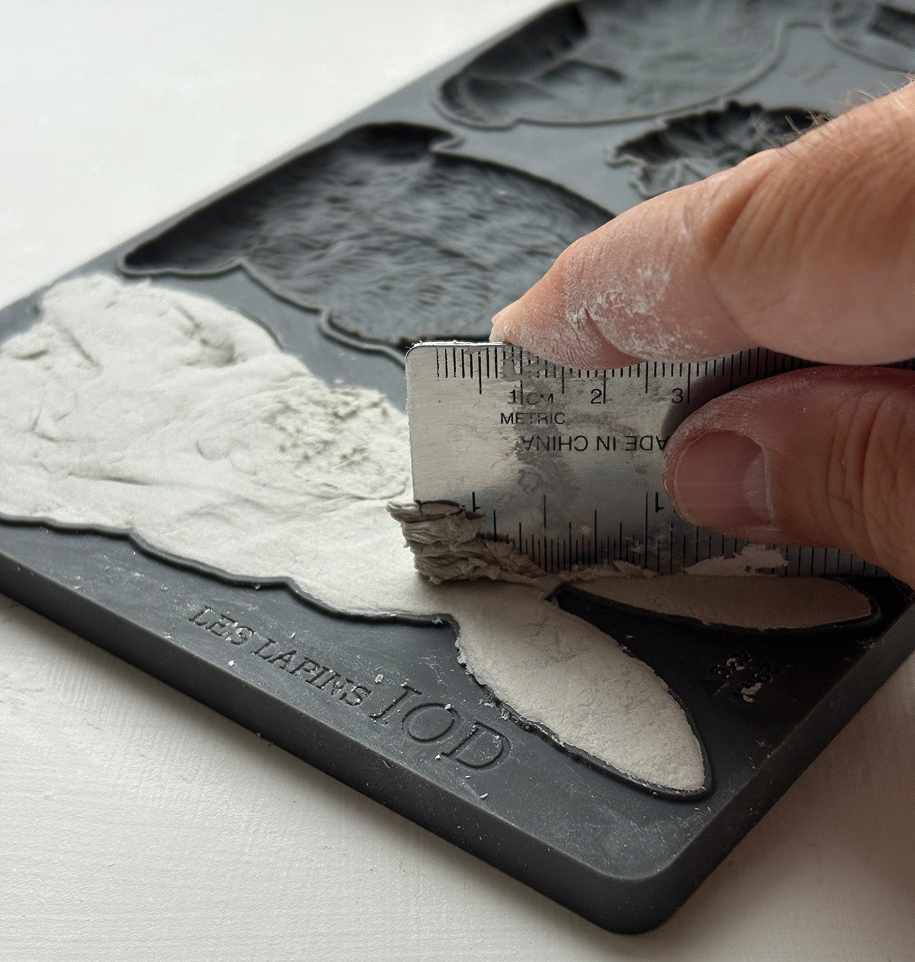 IOD Les Lapins Mould (IOD) Iron Orchid Designs– 6x10