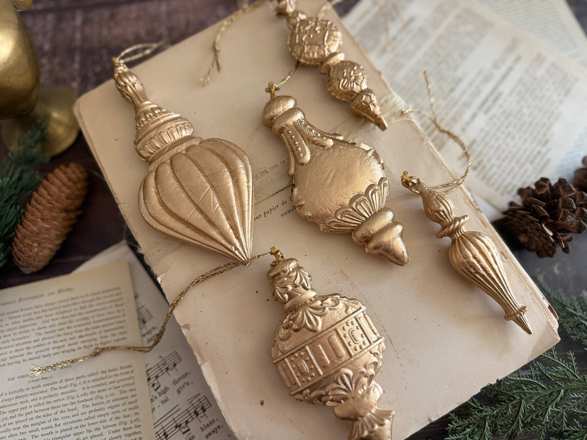 Baubles Mould (IOD) – Iron Orchid Designs **** PREORDER****