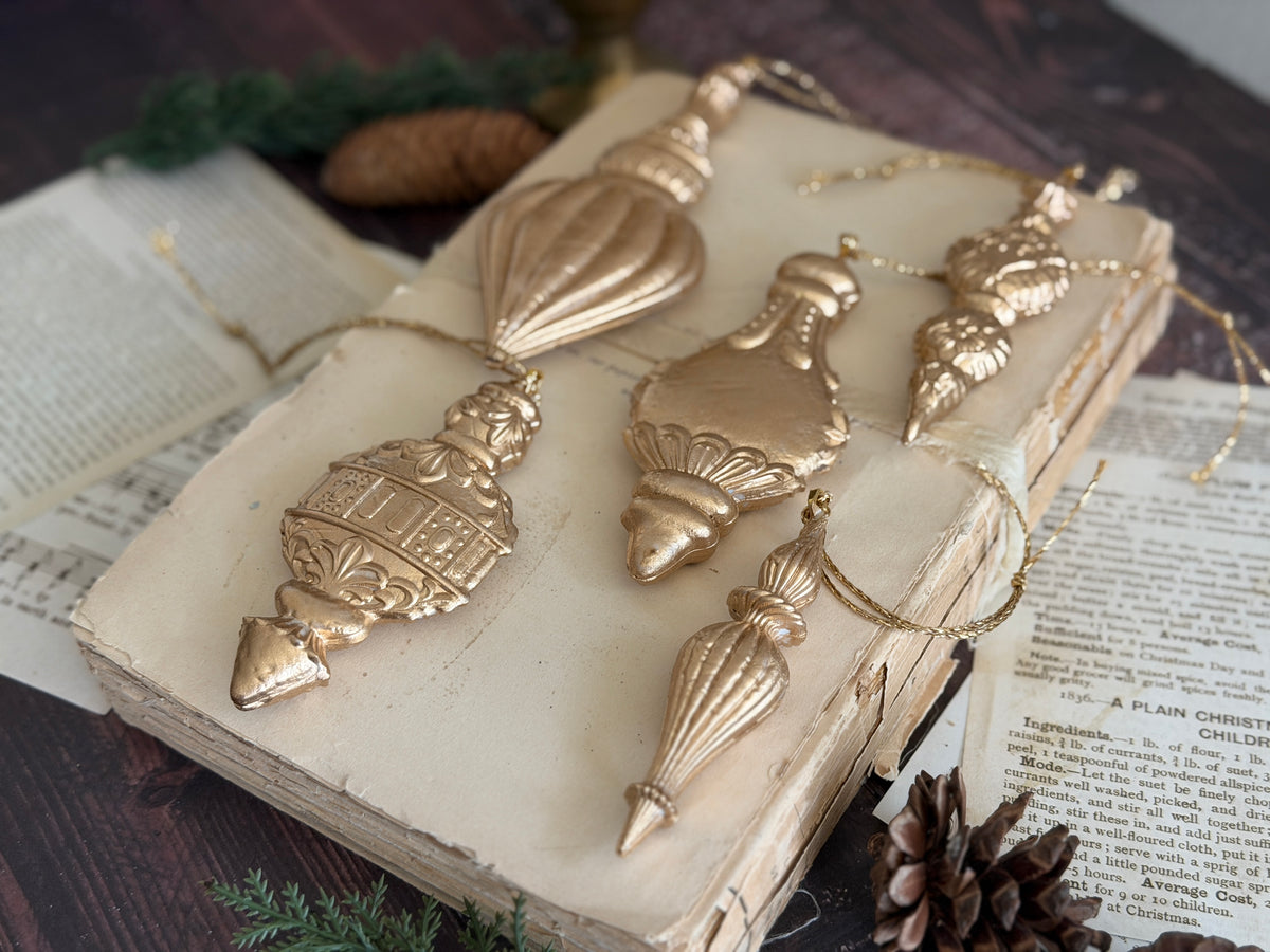 Baubles Mould (IOD) – Iron Orchid Designs **** PREORDER****