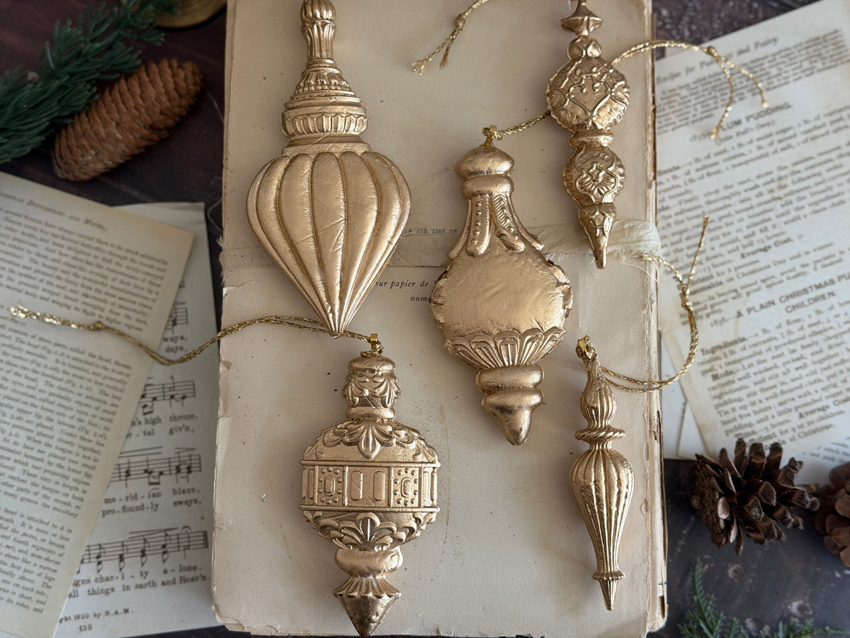 Baubles Mould (IOD) – Iron Orchid Designs **** PREORDER****