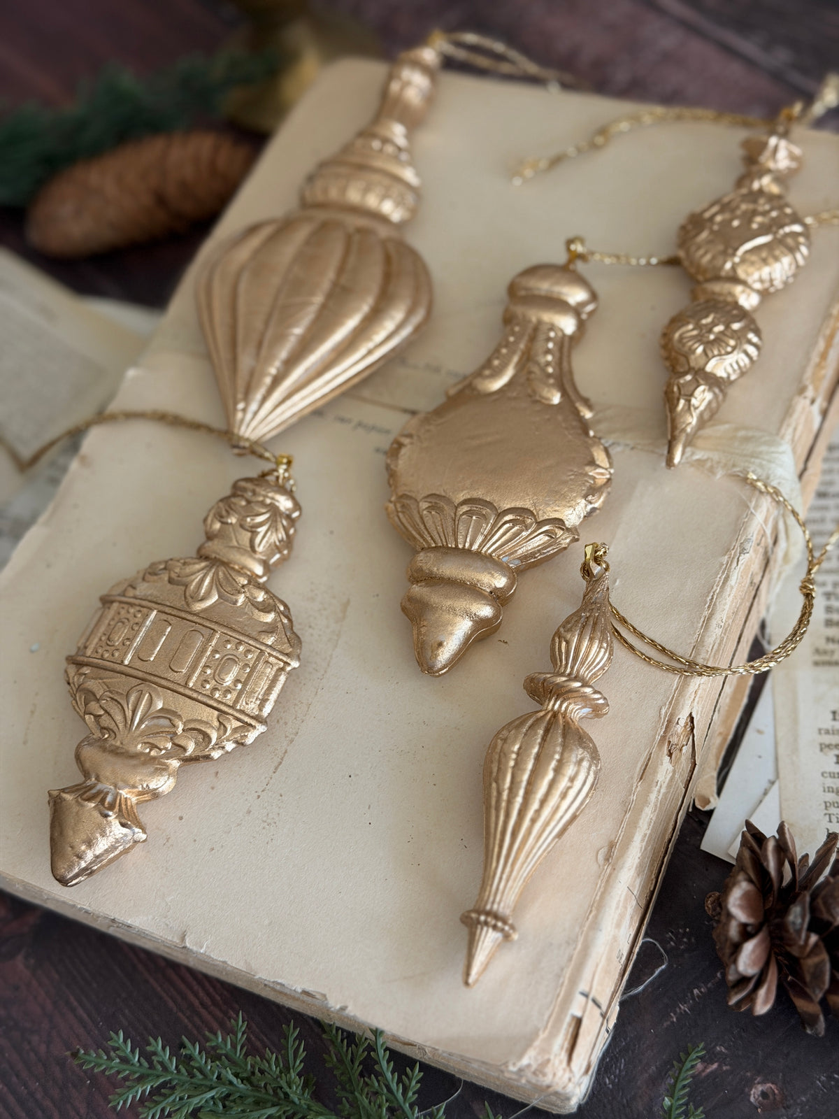 Baubles Mould (IOD) – Iron Orchid Designs **** PREORDER****