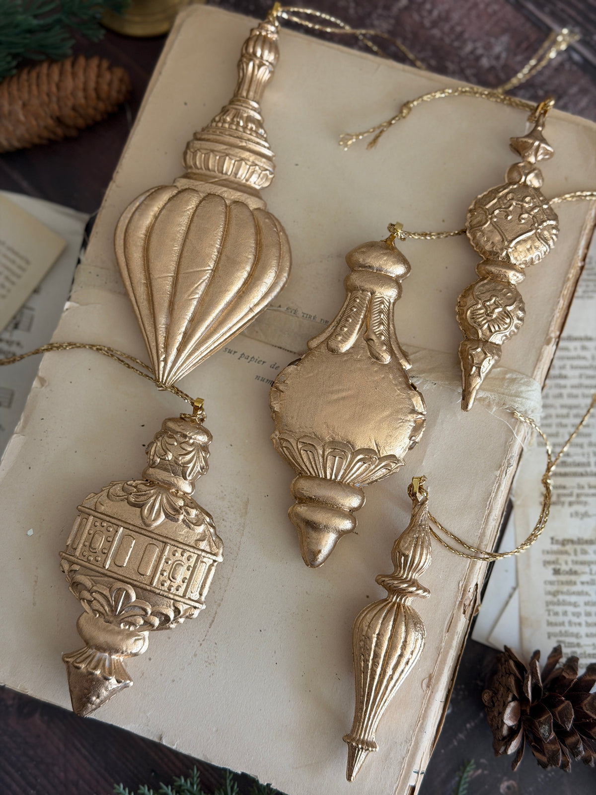 Baubles Mould (IOD) – Iron Orchid Designs **** PREORDER****