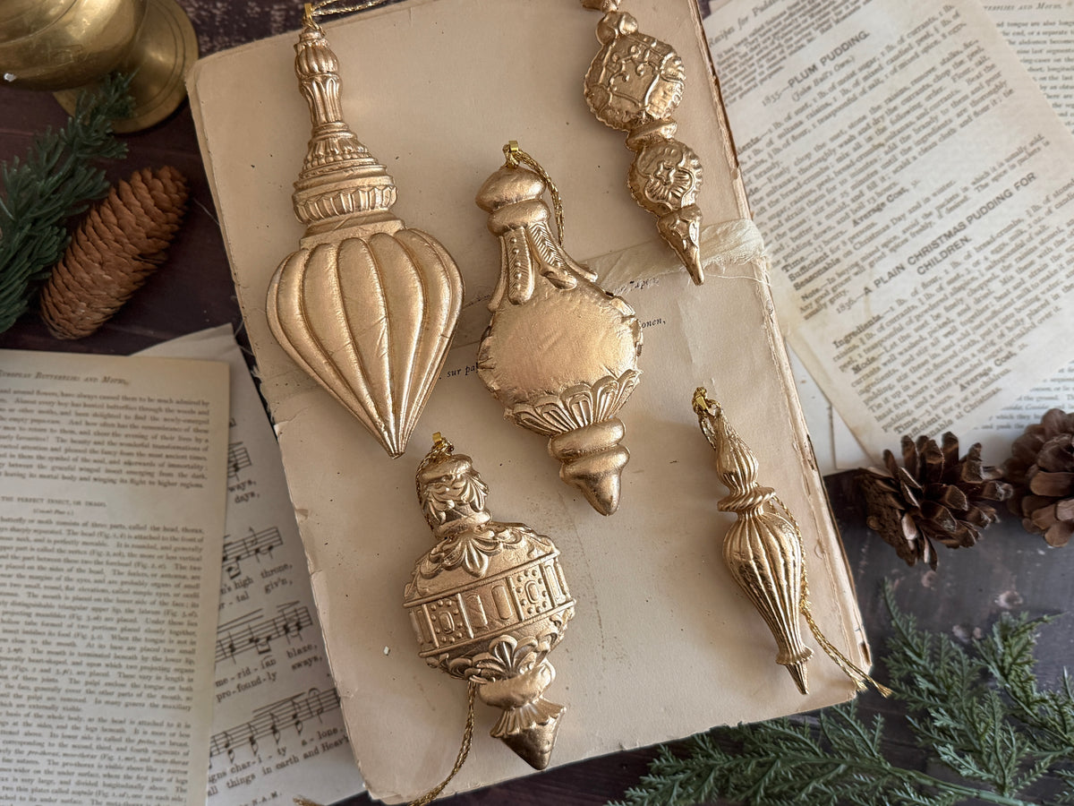 Baubles Mould (IOD) – Iron Orchid Designs **** PREORDER****