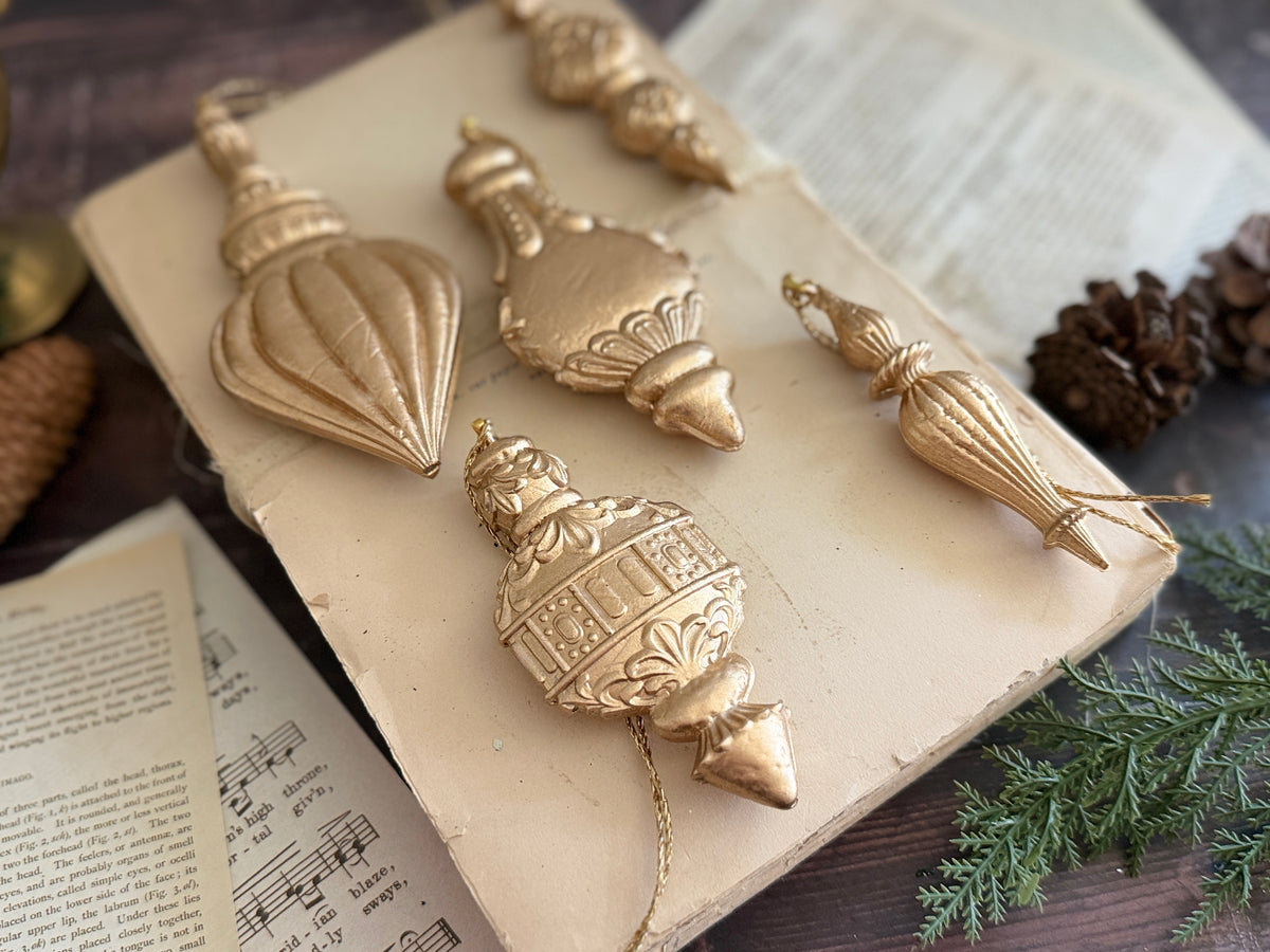 Baubles Mould (IOD) – Iron Orchid Designs **** PREORDER****