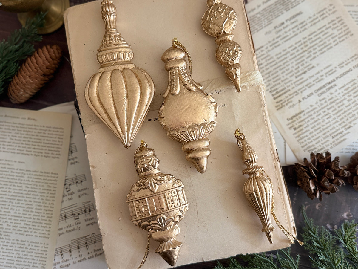Baubles Mould (IOD) – Iron Orchid Designs **** PREORDER****