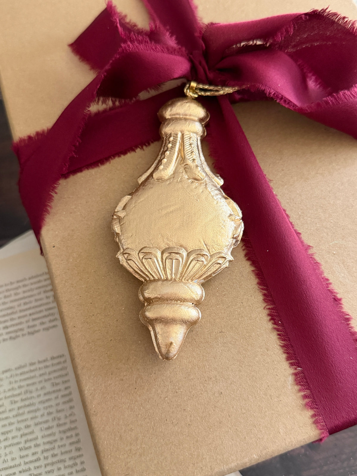 Baubles Mould (IOD) – Iron Orchid Designs **** PREORDER****