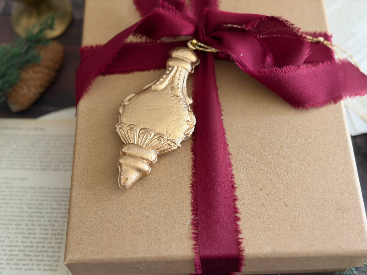 Baubles Mould (IOD) – Iron Orchid Designs **** PREORDER****