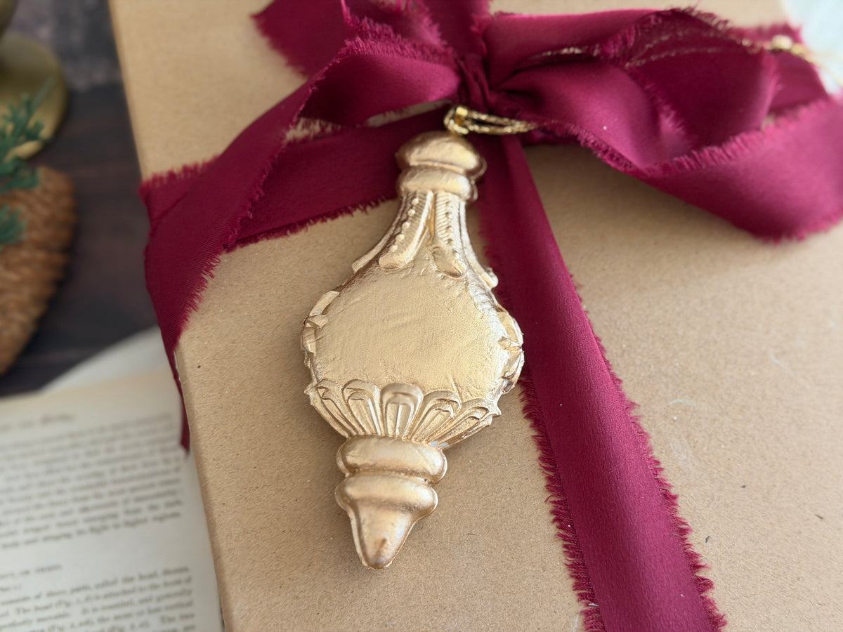 Baubles Mould (IOD) – Iron Orchid Designs **** PREORDER****