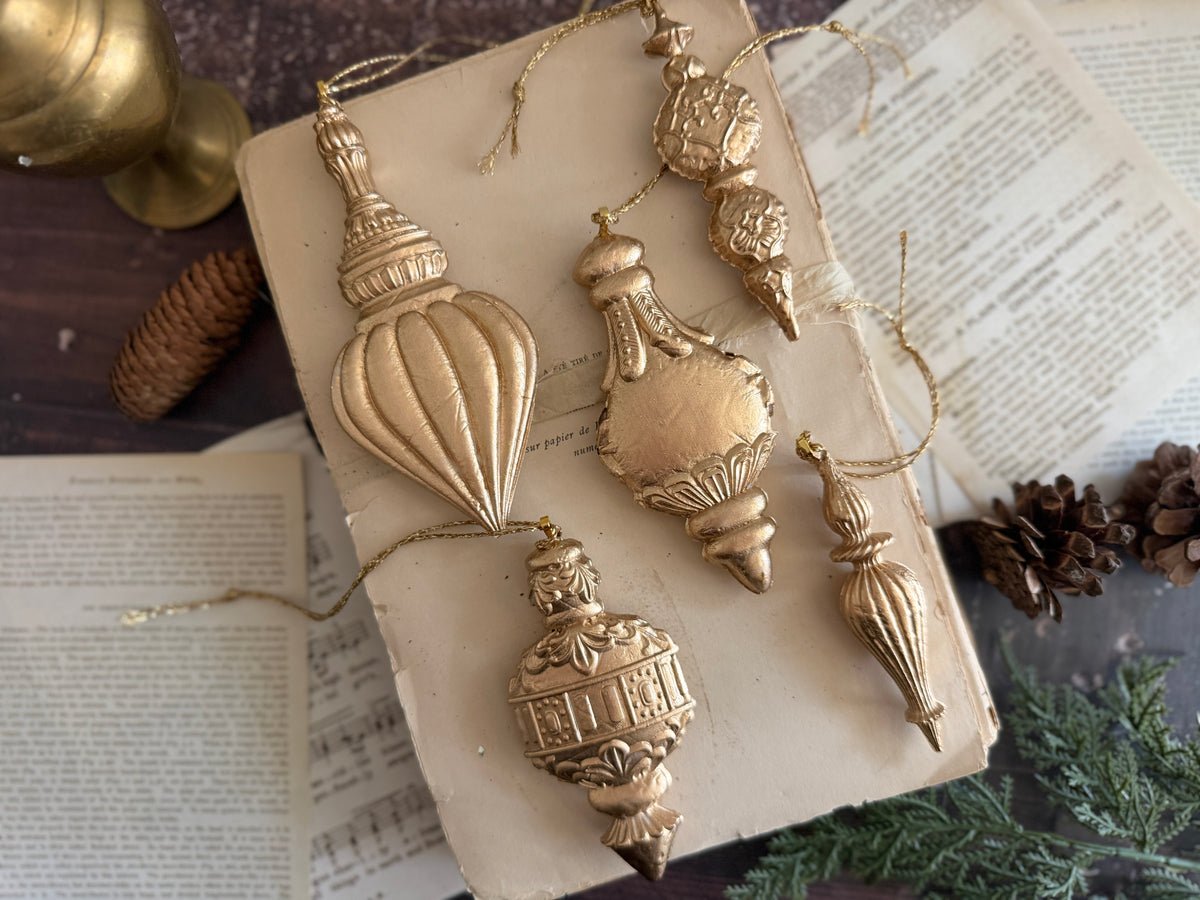 Baubles Mould (IOD) – Iron Orchid Designs **** PREORDER****