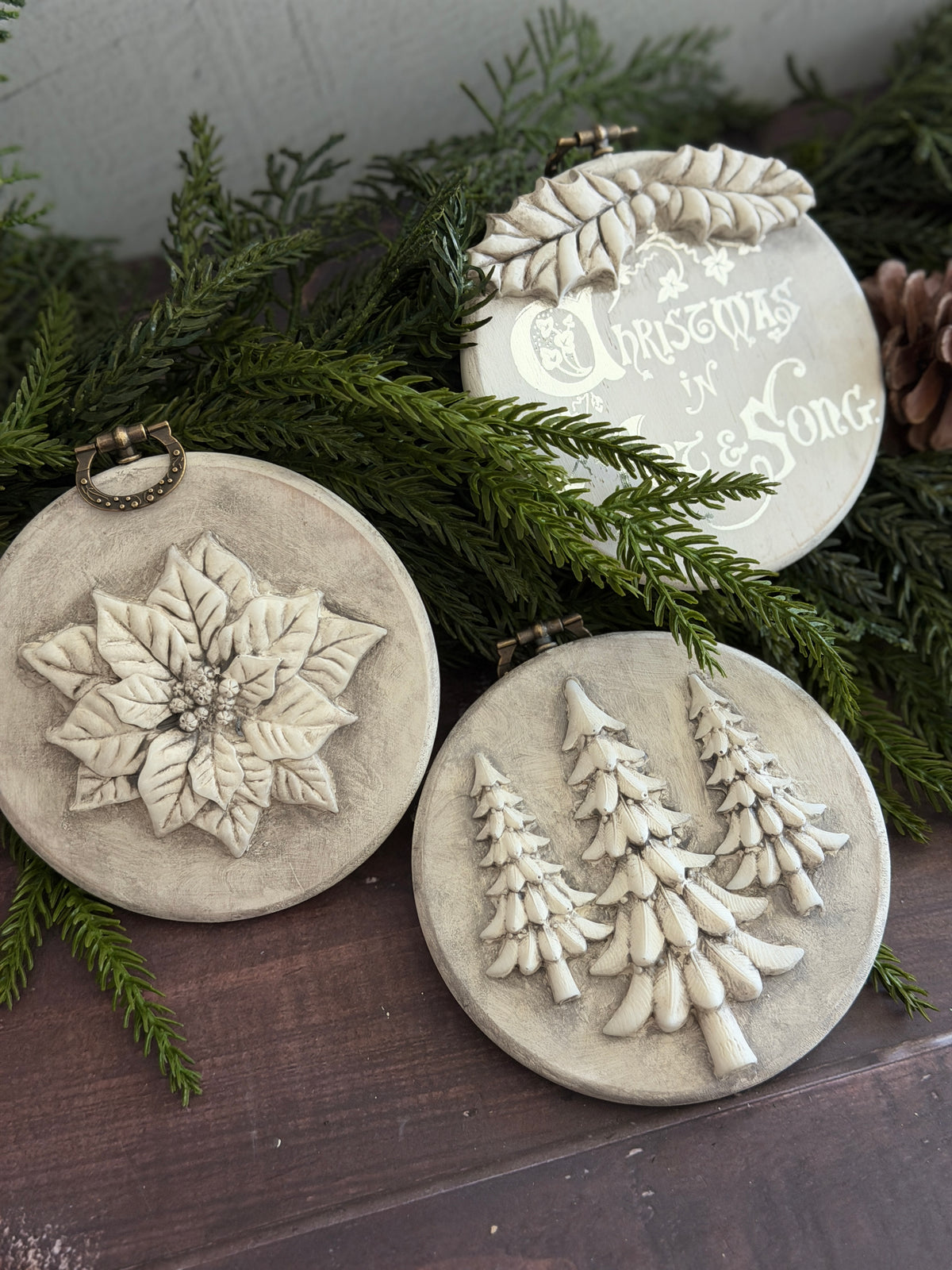 Boughs of Holly Mould (IOD)– Iron Orchid Designs *****PREORDER*****