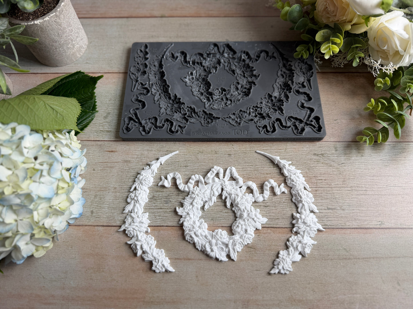 Wreath & Swags Mould (IOD) Iron Orchid Designs- 6x10