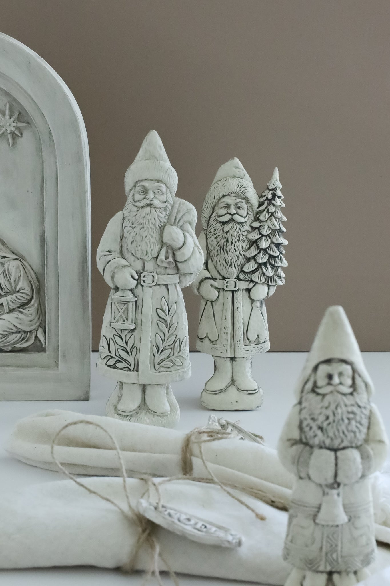 Belsnickel Mould (IOD) Iron Orchid Designs – 6x10
