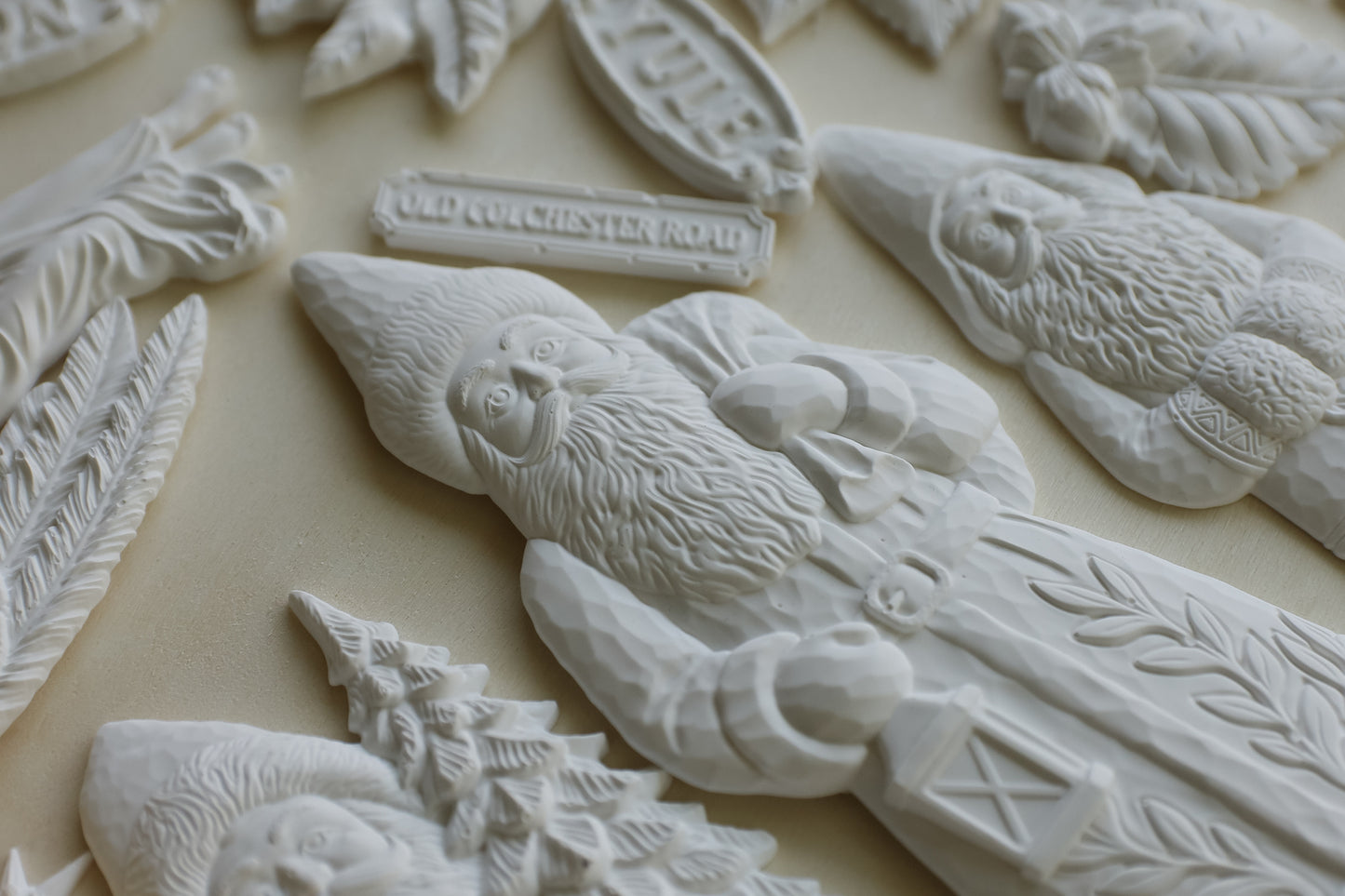 Belsnickel Mould (IOD) Iron Orchid Designs – 6x10