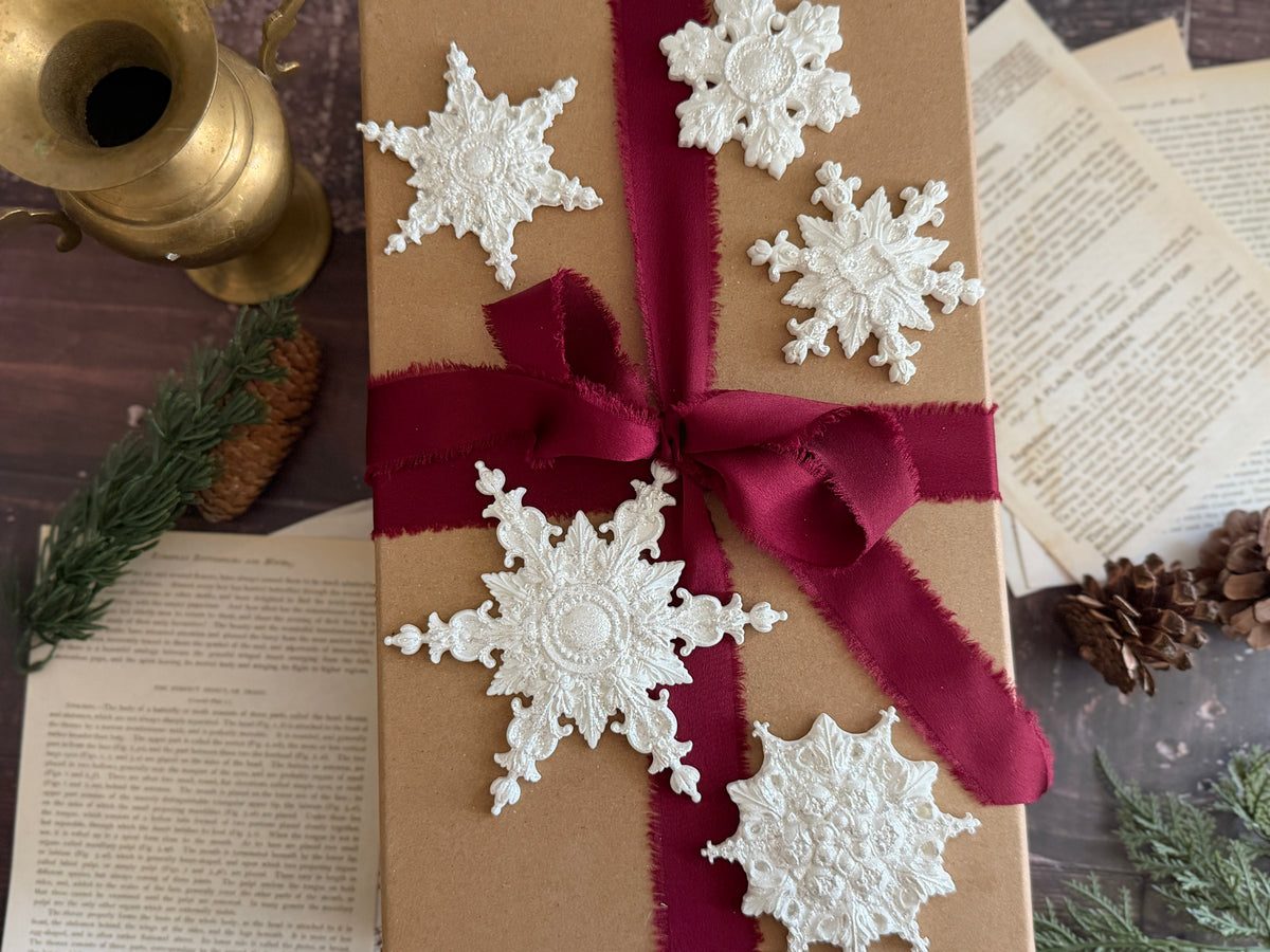 Snowflakes Mould – Iron Orchid Designs *****PREORDER*****