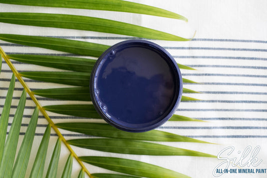 Nautical Dixie Belle Silk All-In-One Mineral Paint in deep rich navy blue