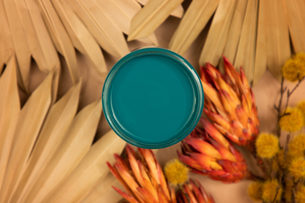 Oasis Dixie Belle Silk All-In-One Mineral Paint in medium saturated teal