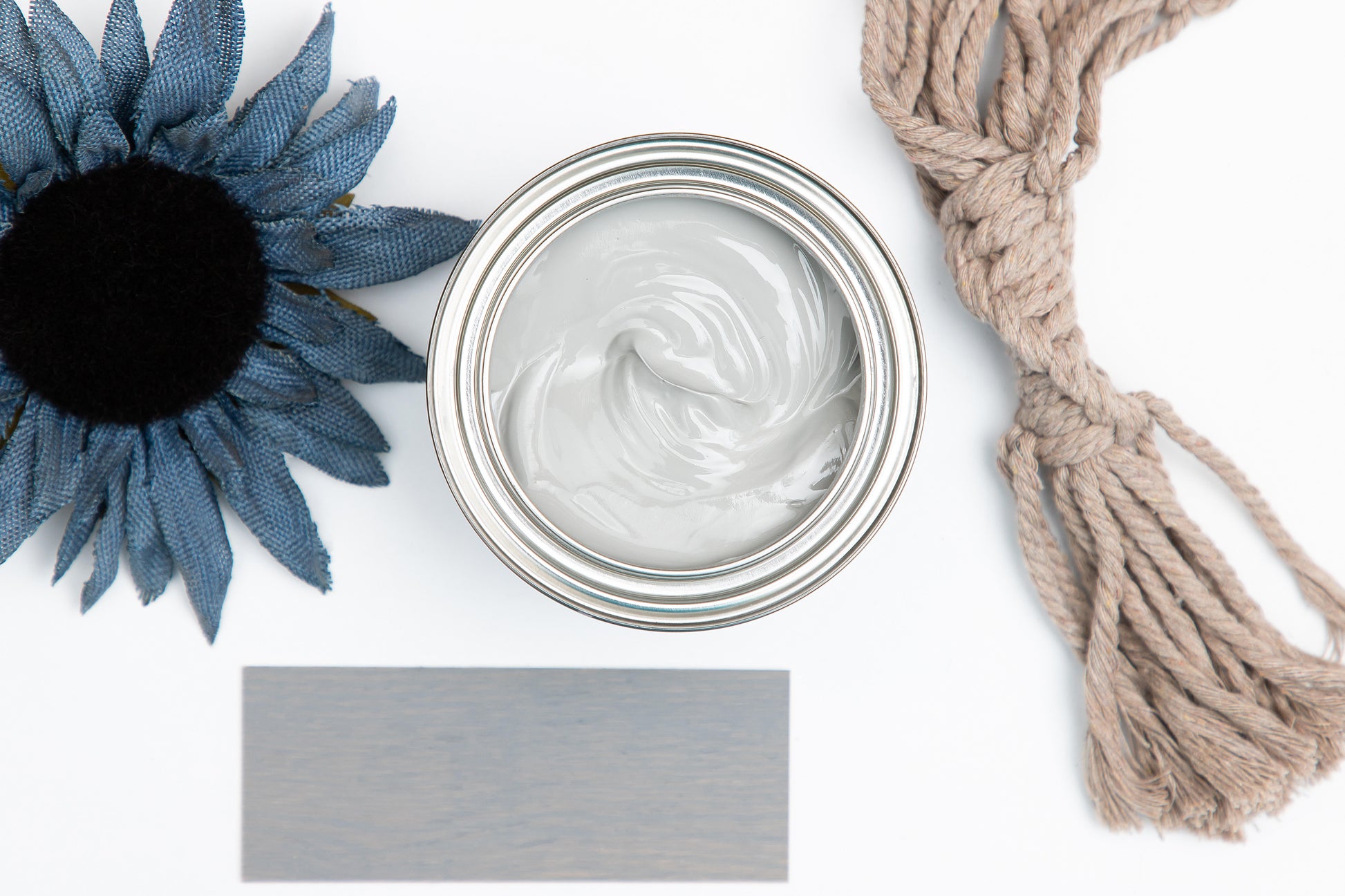 Dixie Belle No Pain Gel Stain Weathered Gray open can showing color swatch
