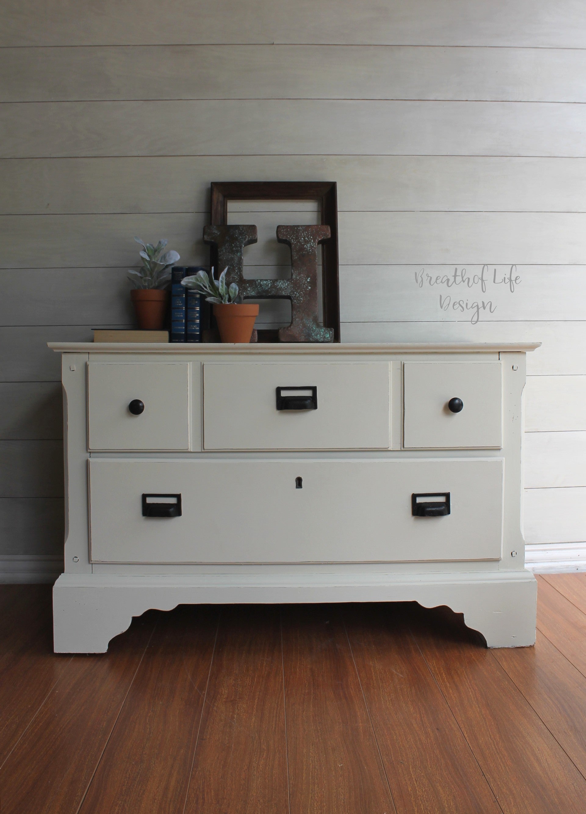 Vintage dresser painted with Dixie Belle Buttercream Chalk Mineral Paint for a warm farmhouse furniture makeover Dresser